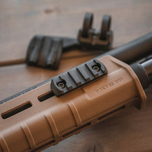 Magpul_-_M-LOK_Aluminum_Rail_Lifestyle_4_-_HCC_Tactical